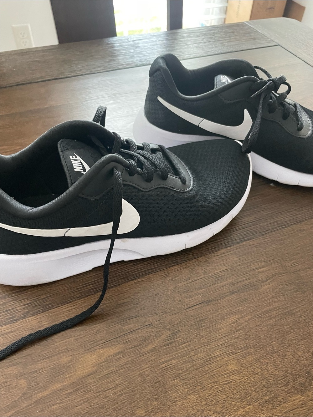 Nike Kids Black & White Sneaker Trainers
